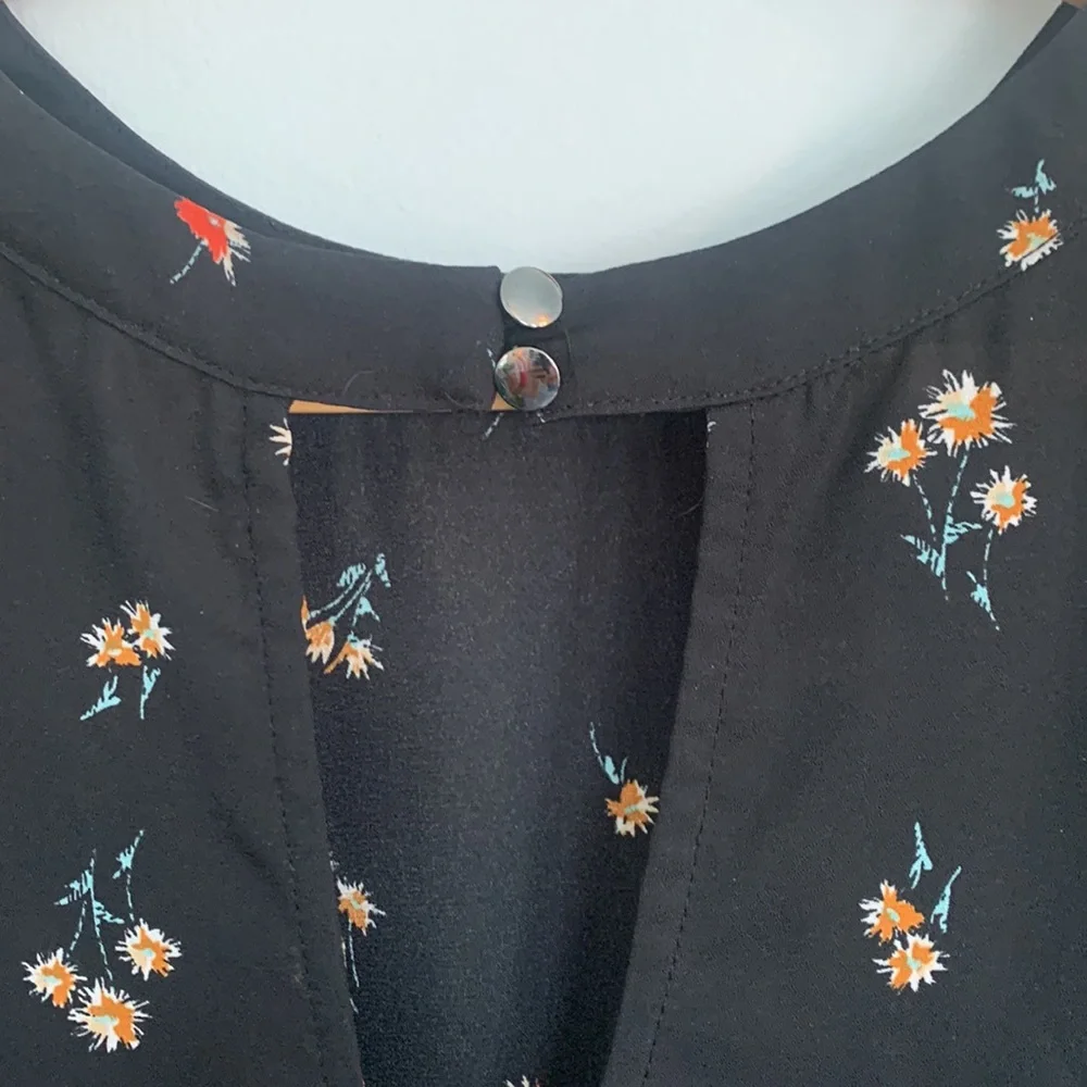 Flared dressy blouse L DONATED - Picture 6 of 9